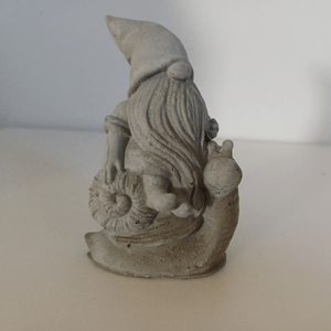 house0267 gnome on snail